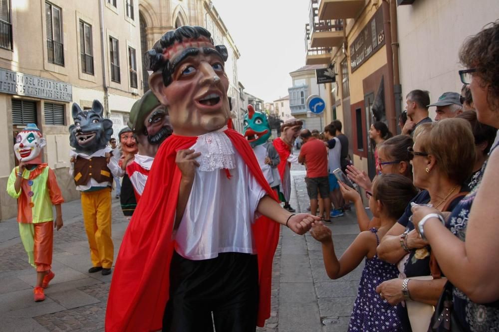 Encuentro de Gigantes y Gigantillas Ciudad de Zamo