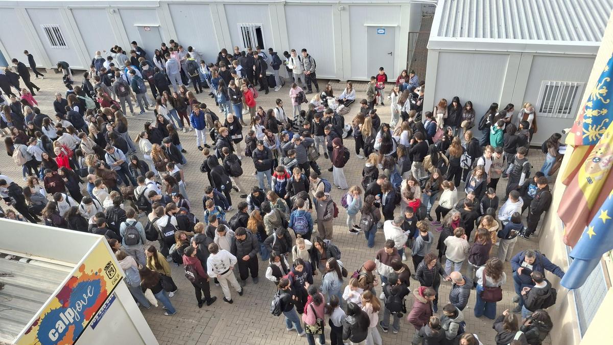 Los alumnos mantendrán las protestas toda la semana y harán una sentada pacífica el lunes