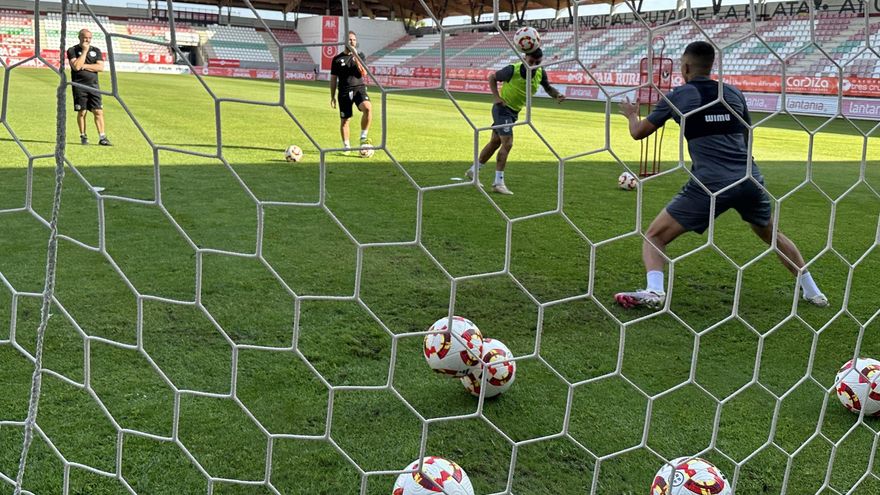 El Zamora CF tiene que arrancar en Lezama