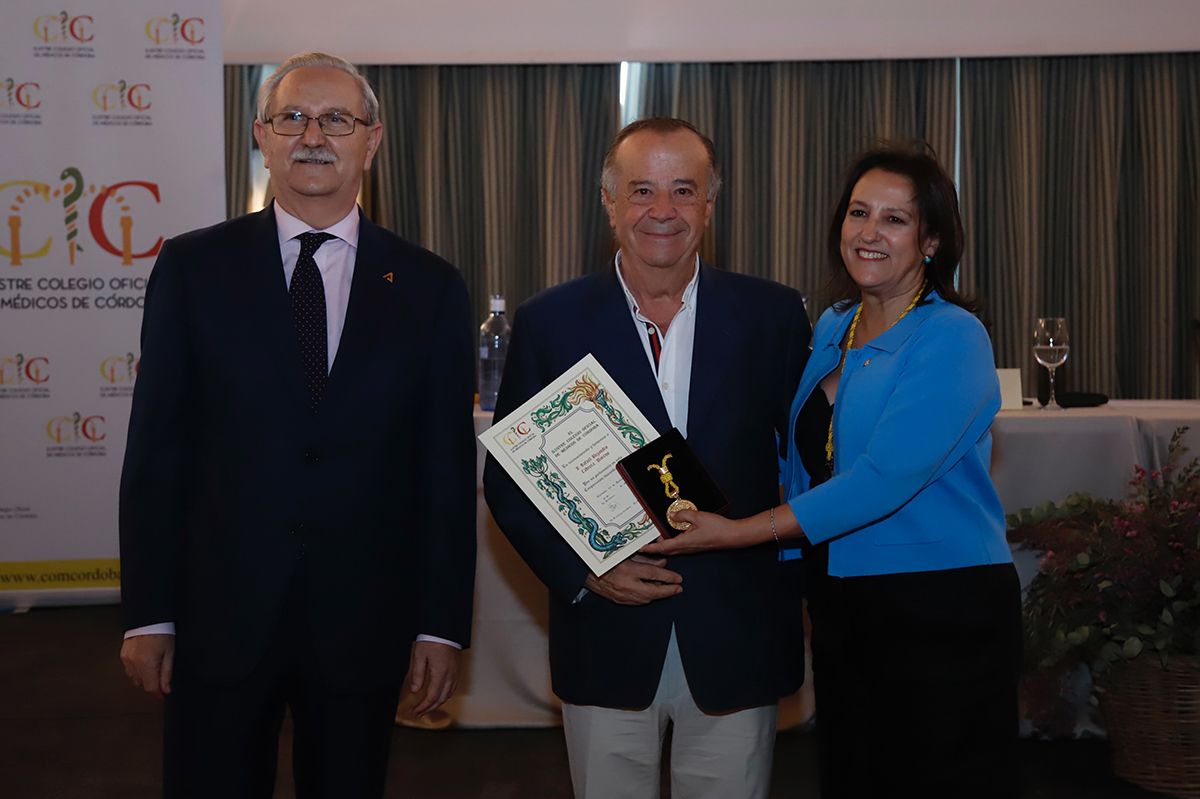 El Ilustre Colegio de Médicos de Córdoba rinde homenaje a sus colegiados