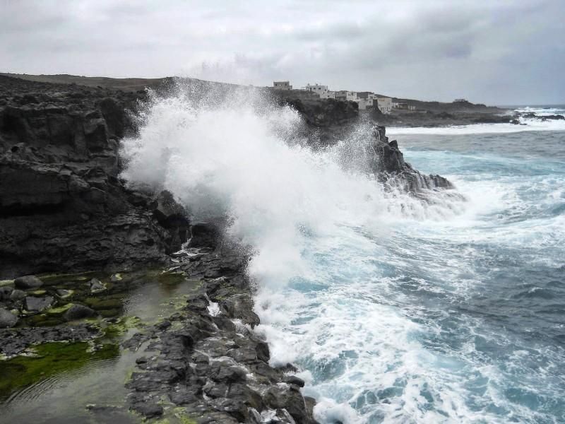 Aviso amarillo en Lanzarote por viento y oleaje