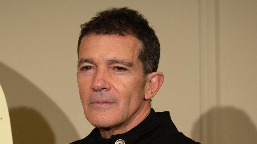 Antonio Banderas da positivo por covid: &quot;Me encuentro relativamente bien y confío en recuperarme lo antes posible&quot;