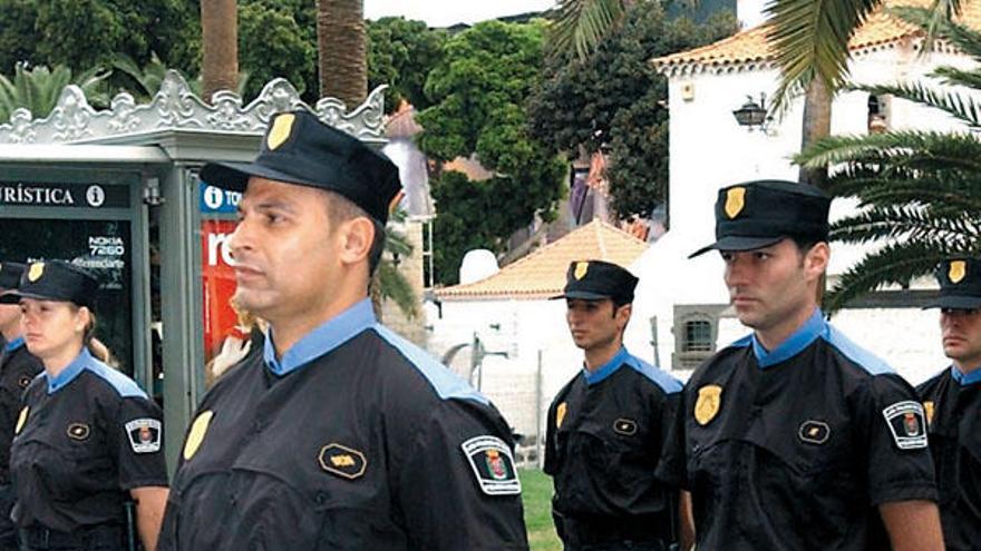 Efectivos de los GOIA de la Policía Local de la capital grancanaria.