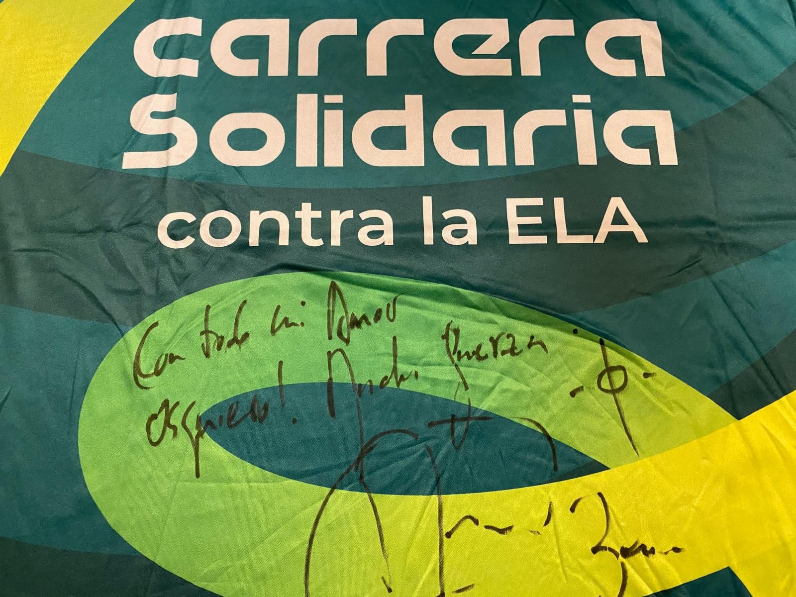 Manuel Carrasco cumple el sueño de Juan y yolanda en su concierto en Alicante