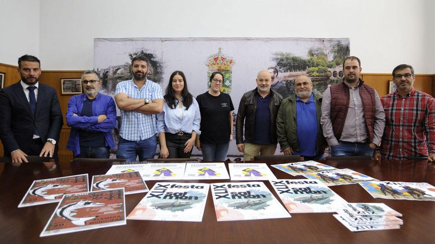 Participantes, ayer, en la presentación de la XLIX Festa do Salmón. | // BERNABÉ/JAVIER LALÍN