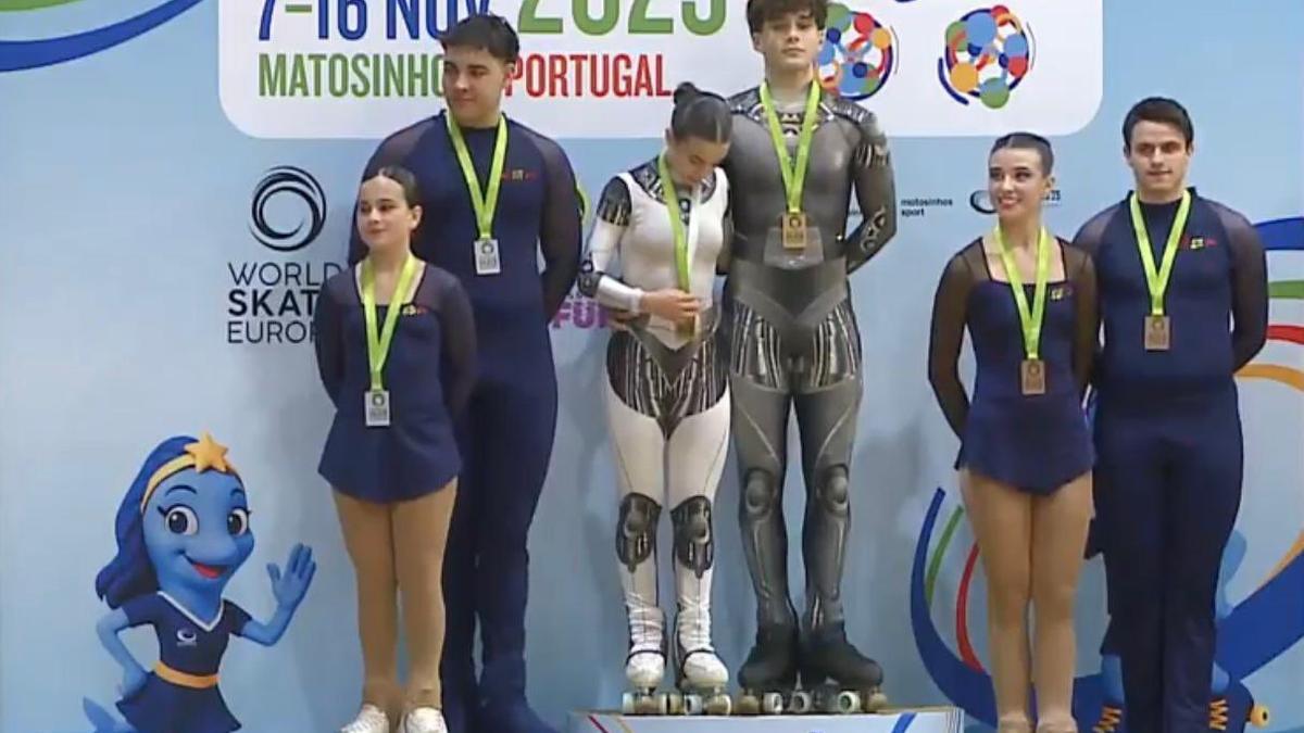 Juan Miquel Mulet y Daniela García, en el podio con su plata en Matosinhos