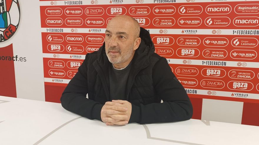 Juan Sabas, entrenador del Zamora CF: &quot;Creo que tenemos que reforzarnos en el mercado de invierno&quot;