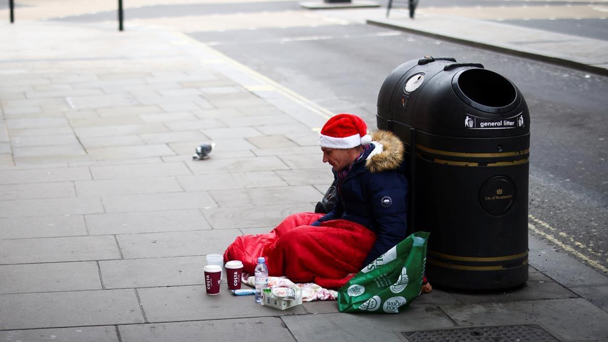 Una persona sin techo, las pasadas navidades, en Oxford Street.