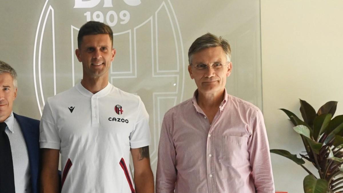 Giovanni Sartori, junto a Thiago Motta en la presentación del entrenador