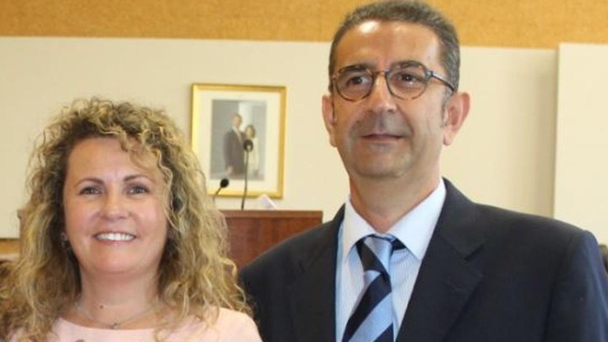 La portavoz de Ciudadanos en Benicàssim, Cristina Fernández, junto al ya exconcejal de esta formación, Javier Alonso.