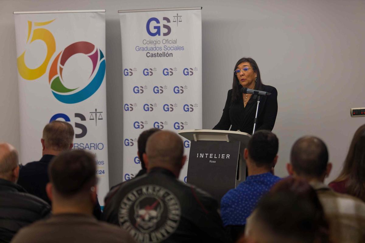 Los graduados sociales denuncian el caos del decreto omnibus.