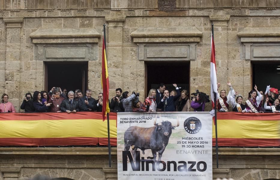 La lluvia no restó ambiente a la petición del Toro