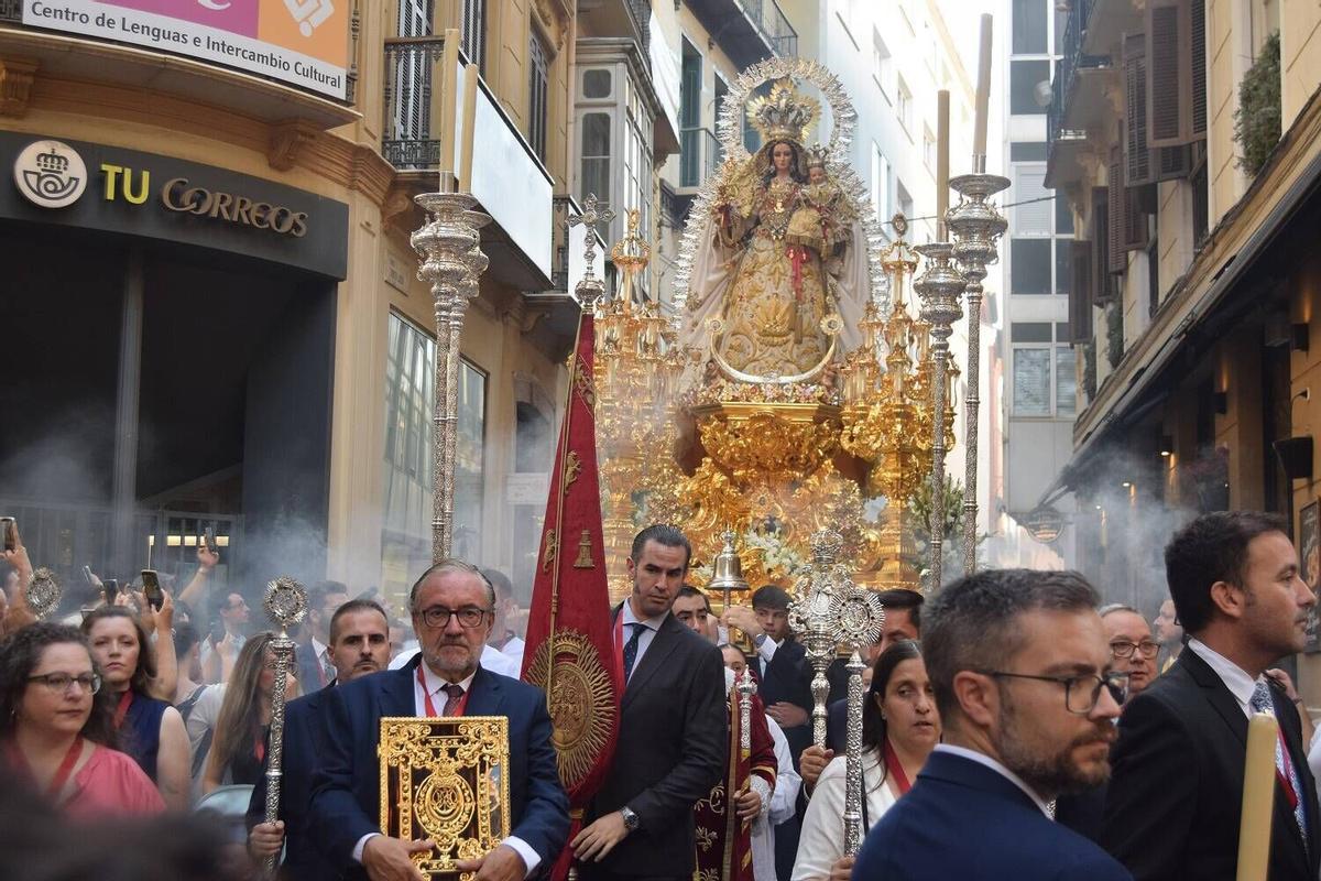 Procesión de la Virgen de los Remedios por el Centro de Málaga