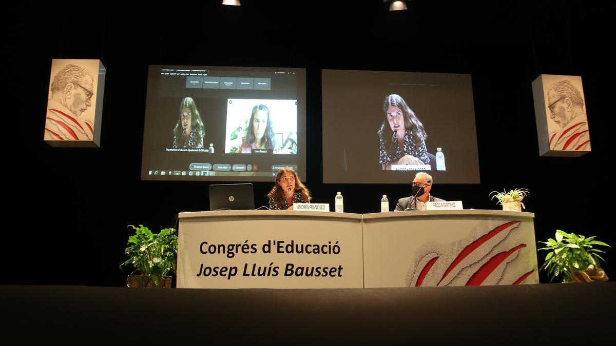 Dos ponentes participan en el congreso educativo Josep Lluís Bausset, en una imagen de archivo.