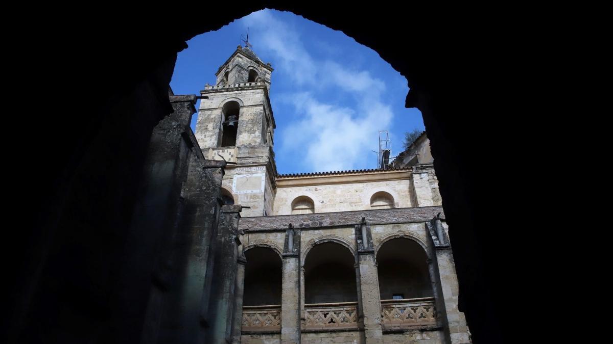 Torre y claustro del Real Monasterio de San Jerónimo de Valparaíso en Córdoba.