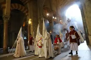 La Borriquita abre un luminoso Domingo de Ramos en Córdoba