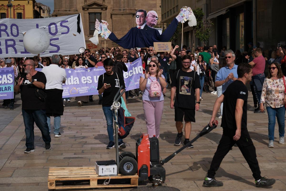 09-11-24 Málaga, Capital: Miles de personas salen a las calles de Malaga para manifestarse contra el alto costo de la viviendas y la gentrificación. Responsabilizan a los pisos turísticos. (Fotografía: Gregorio Marrero/La Opinión)