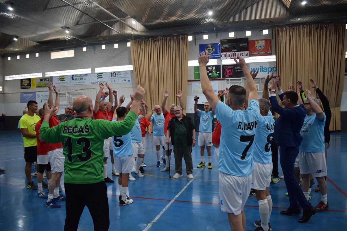 Acto institucional en el Pabellón Municipal de Deportes para rendir homenaje a Paco Marín.