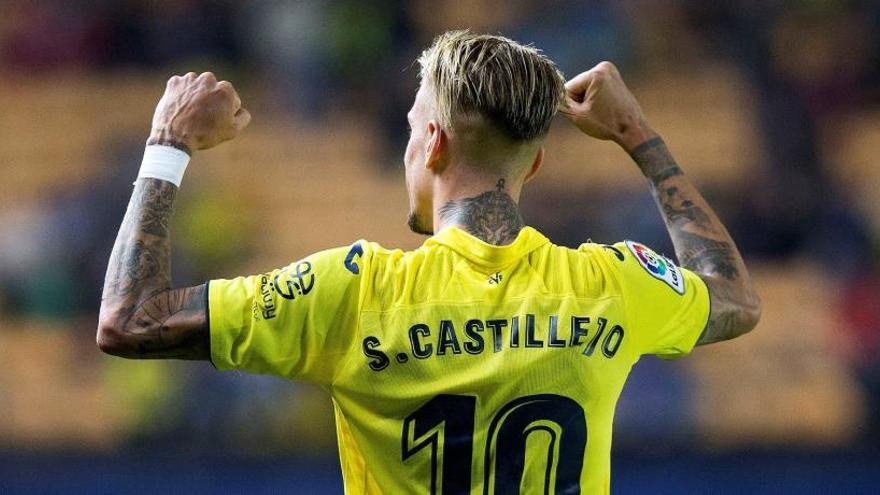 Samu Castillejo celebra un gol.