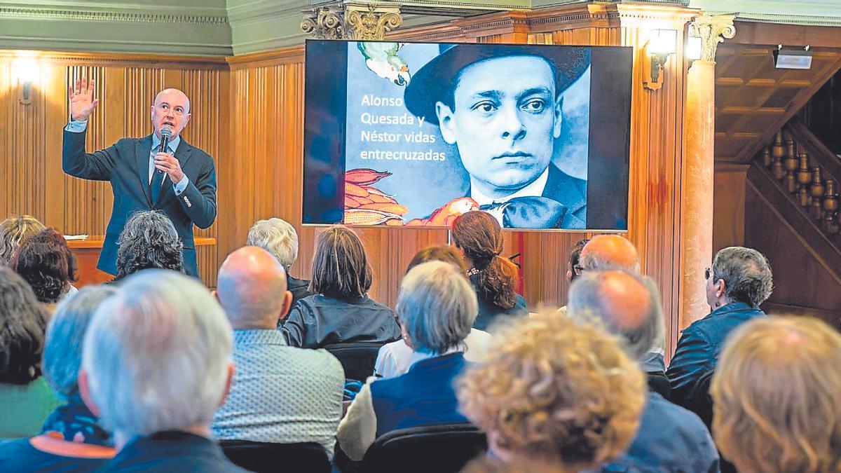 Daniel Montesdeoca, director del Museo Néstor, durante su conferencia.