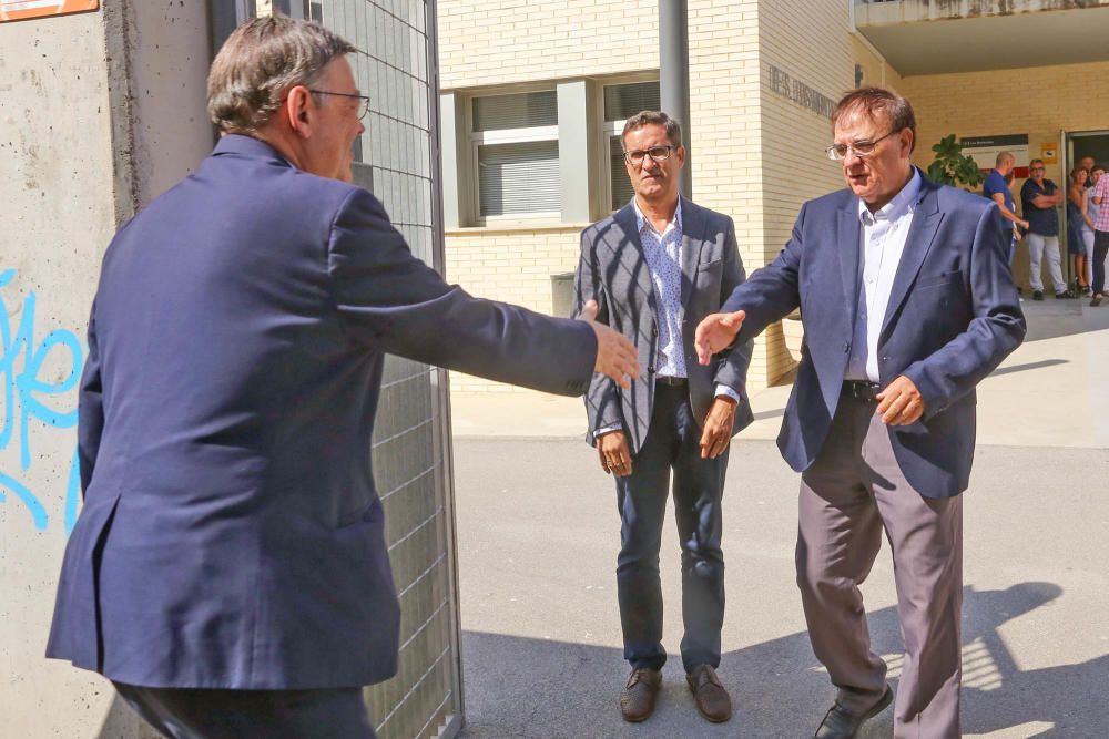 El presidente de la Generalitat Ximo Puig ha visitado los dos centros educativos de Los Montesinos