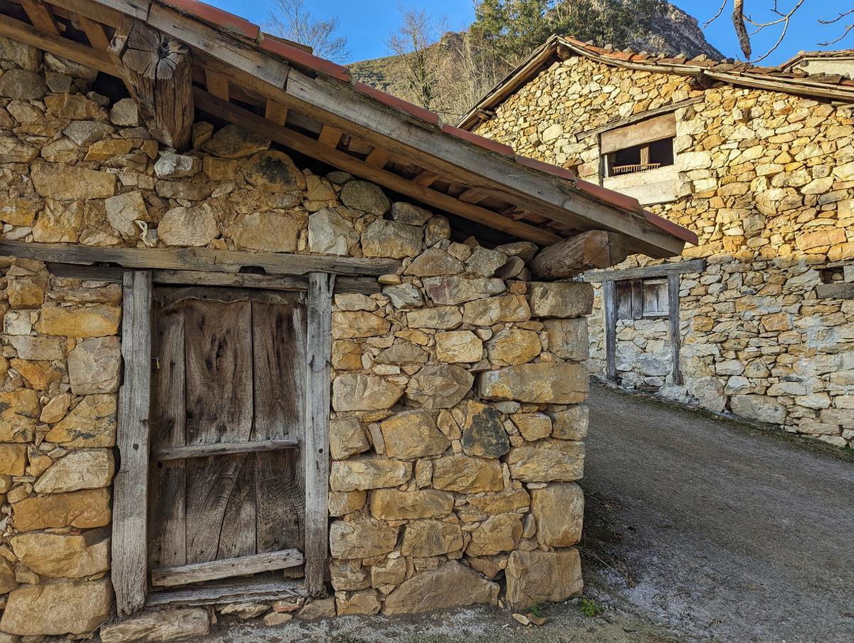 Pueblo de Porciles, Espinaredo