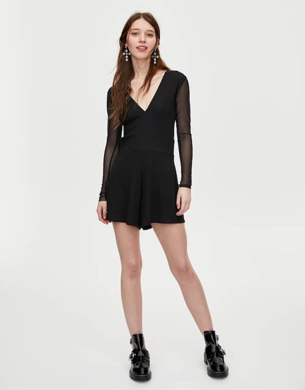 Mono corto con tul en mangas de Pull and Bear (Precio: 13,99 euros)