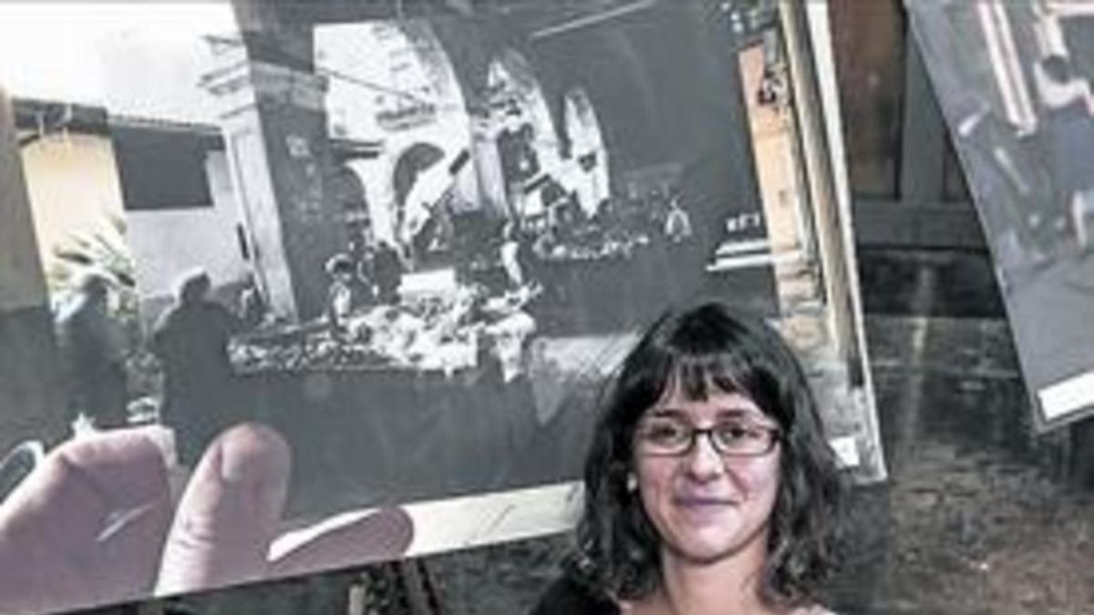 Cristina Pla, en la sala de Borriana, 25, donde expone sus fotos.