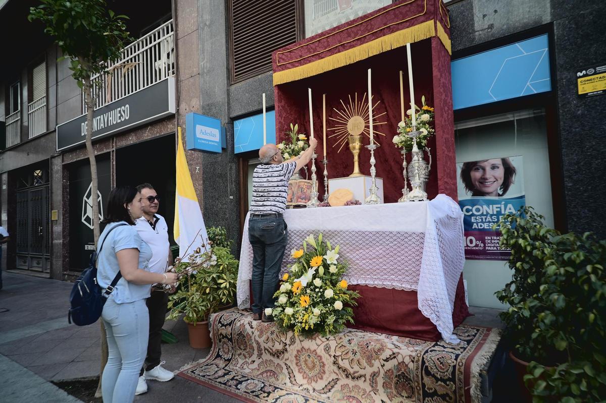 El fervor se instala en las calles de Elche por el Corpus Christi