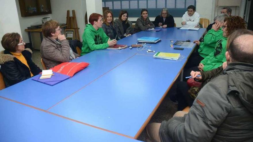 Un momento de la asamblea celebrada ayer en la Casa da Luz. // Rafa Vázquez