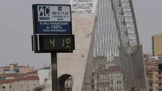 ¿Cuándo empieza el calor a afectar a la salud? De los 26 grados de Asturias a los 41 de Badajoz