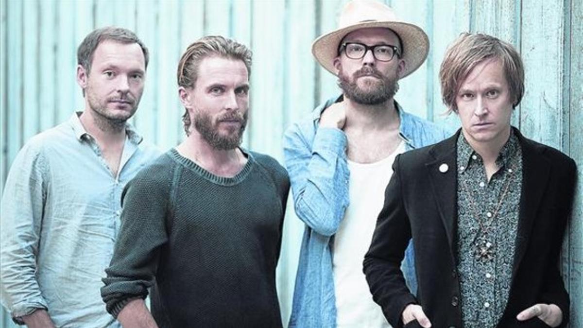 Los miembros de Refused, con el vocalista Dennis Lyxzén, a la derecha.