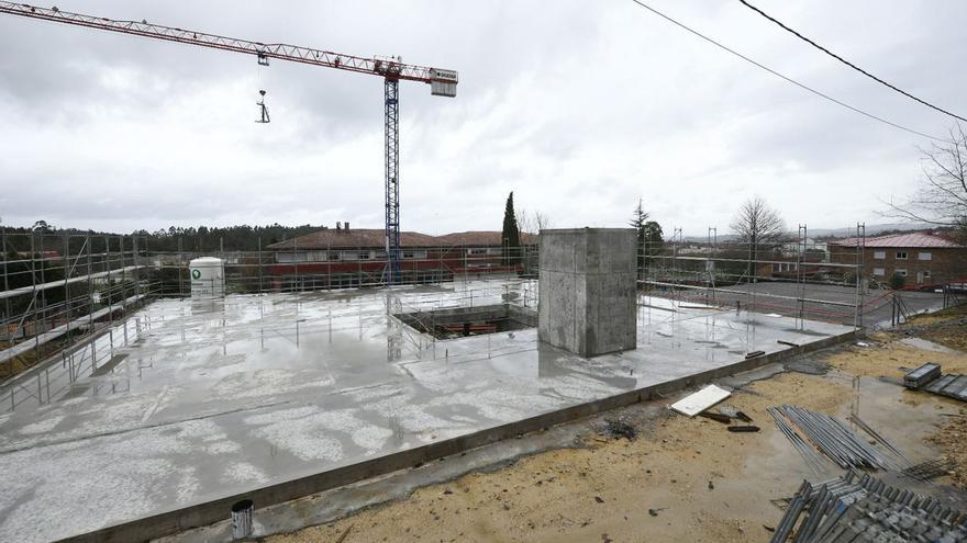 Las obras para el nuevo edificio, que se destinará a las enseñanzas de Madera, se encuentran ya muy avanzadas. |   // BERNABÉ/JAVIER LALÍN