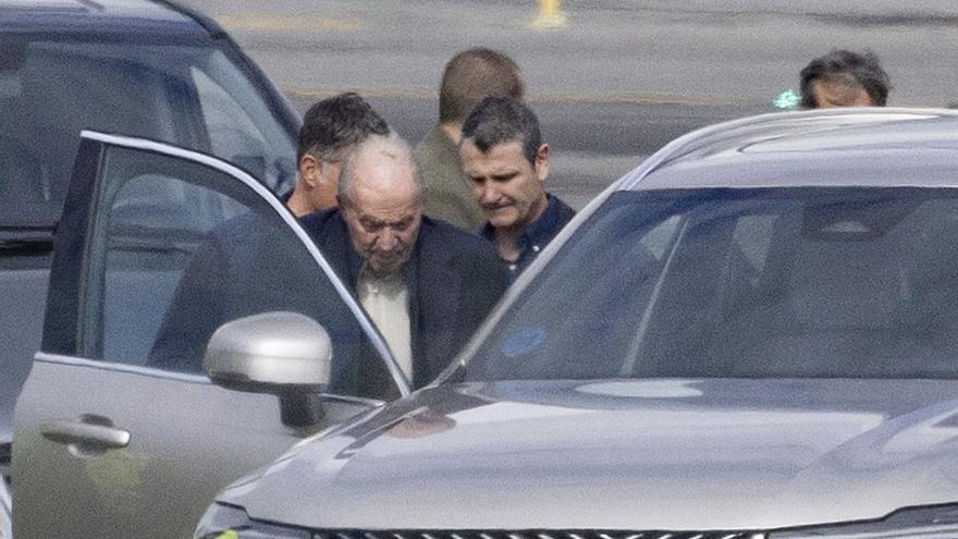 Juan Carlos I vuelve a Sanxenxo: primera visita para regatear con el 'Bribón'