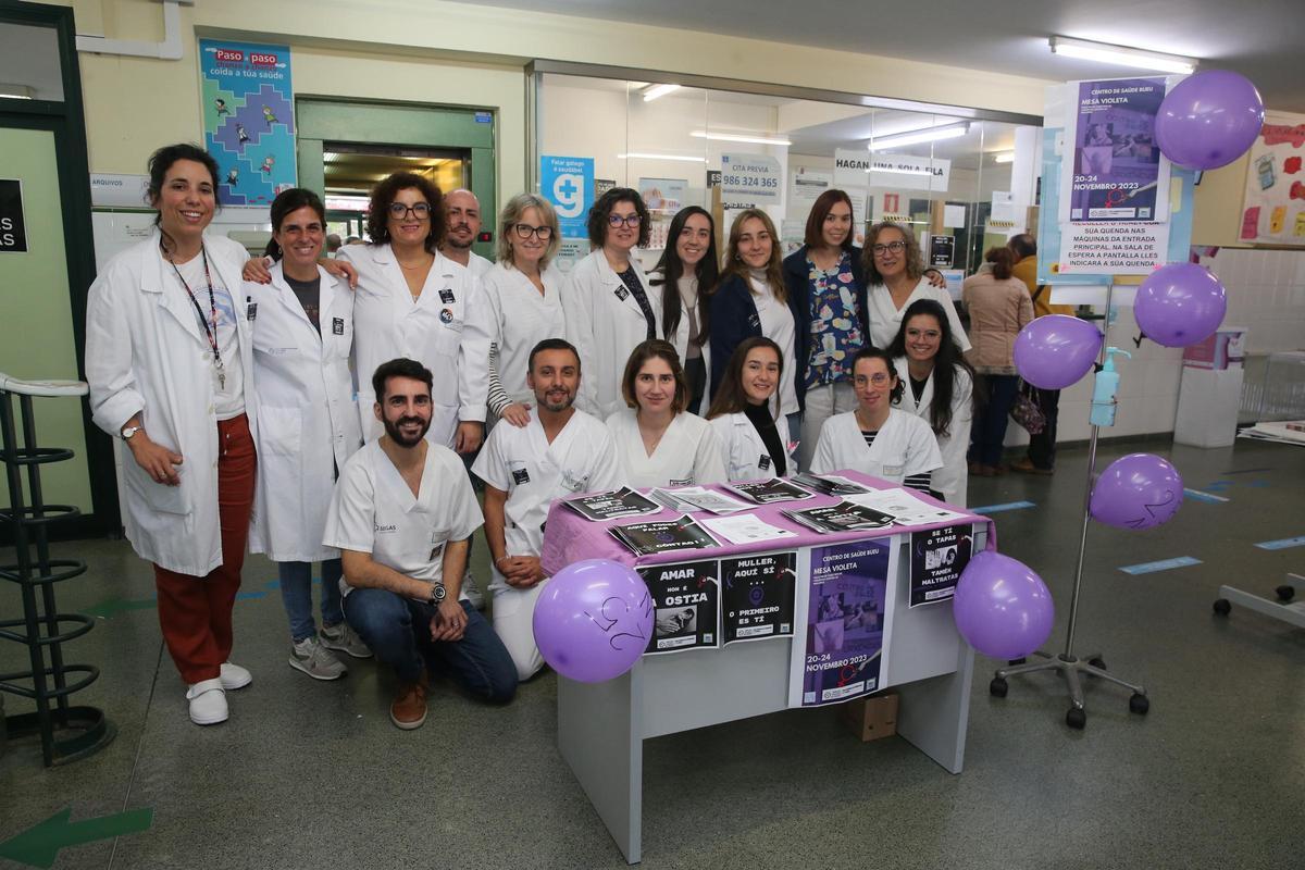 Personal del centro de salud que participa en la campaña.