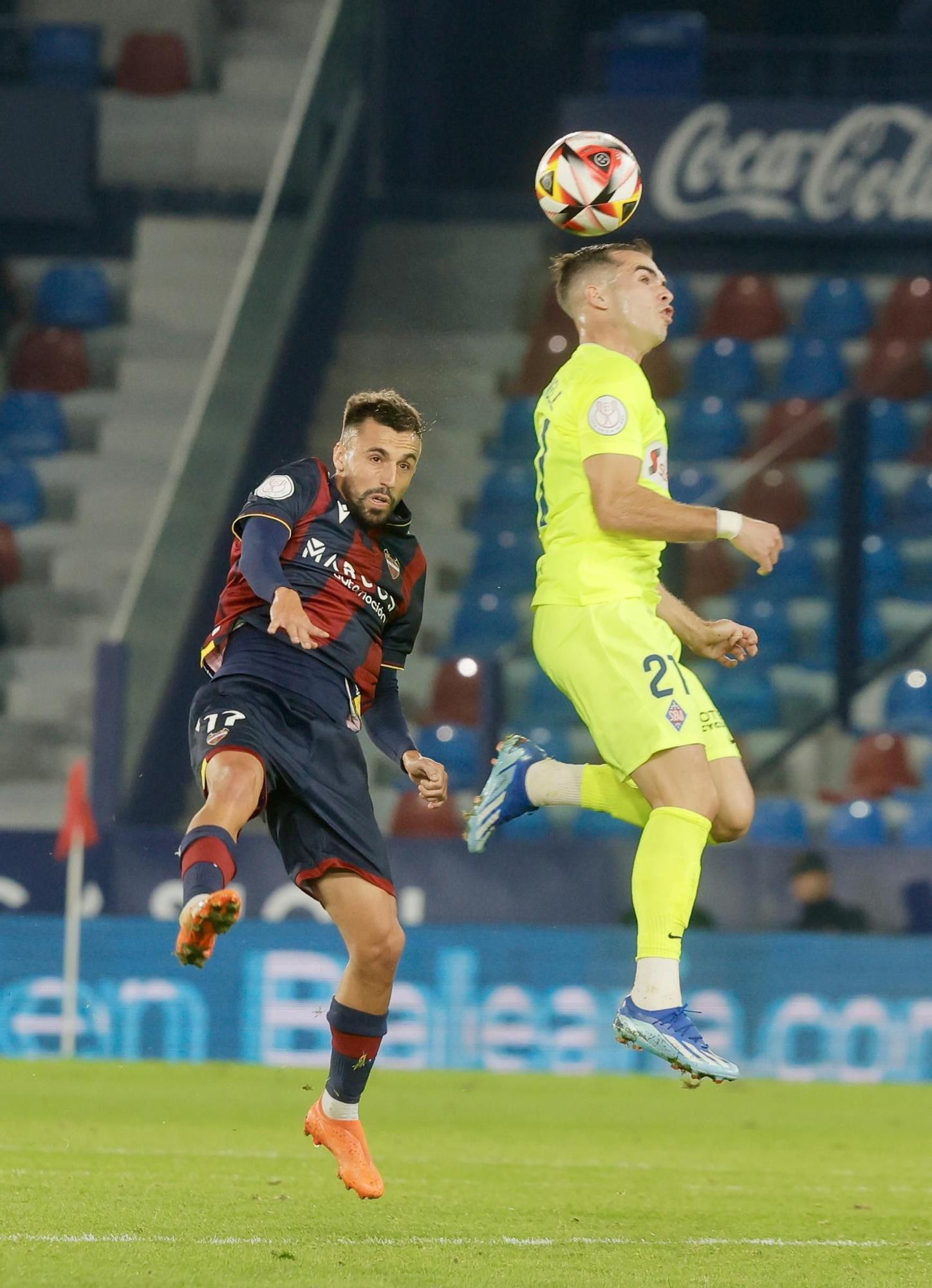 Partido de Copa del REy entre el Levante UD y el SD Amorebieta en imágenes