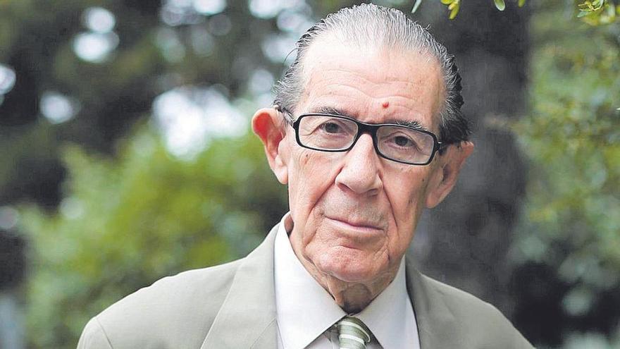 Fallece a los 95 años Juan Velarde, el gran divulgador de la economía
