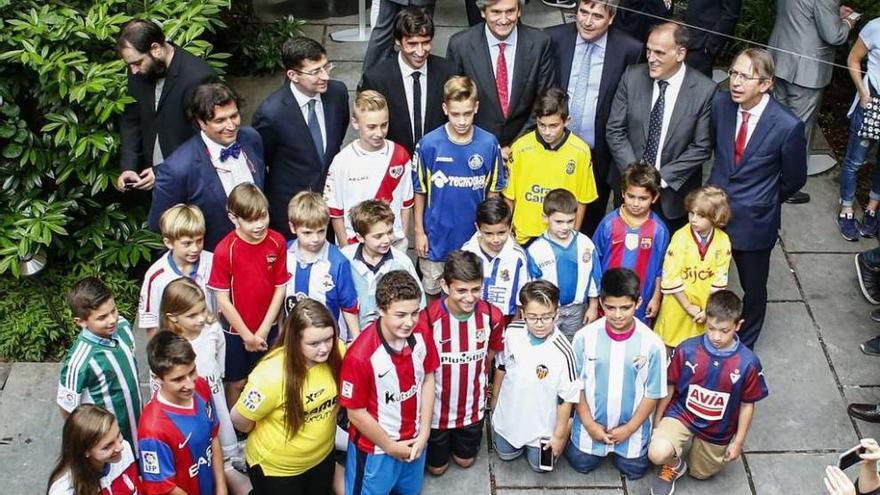 La camiseta del Deportivo luce en una exposición en Nueva York