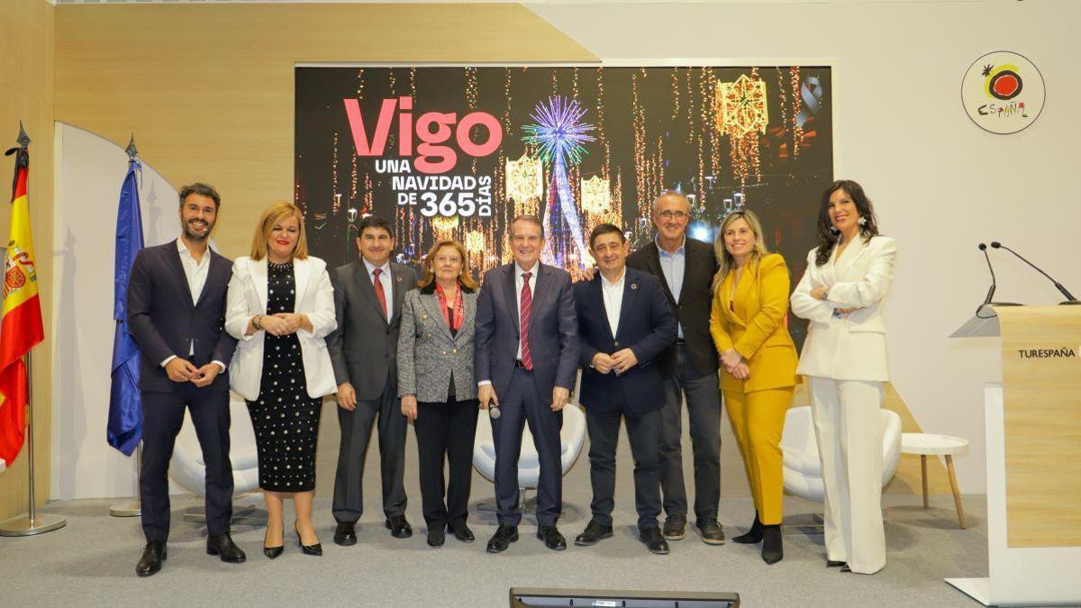 Presentación del Concello de Vigo en Fitur 2026, presentada por Paula Montes y Luis García.