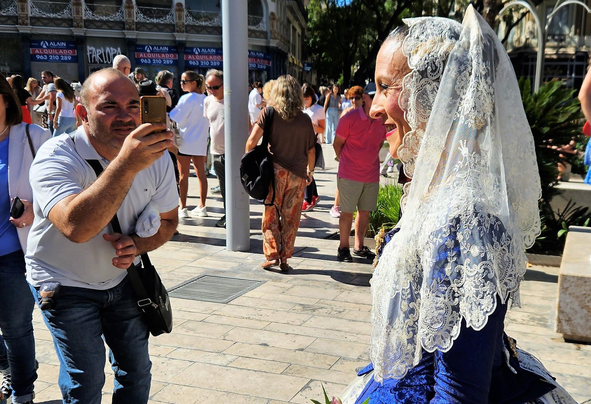 Una Ofrenda en pleno Septiembre con las Fallas del Marítimo