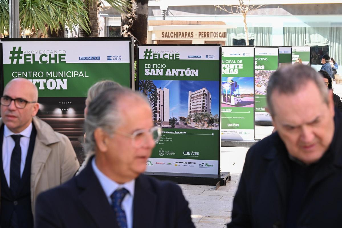 INFORMACIÓN inaugura en la Glorieta la exposición "Proyectando Elche"
