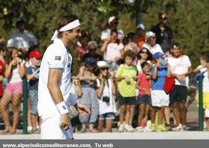 GALERÍA DE FOTOS- Bautista desata la locura peloteando con Ferrer en La Coma