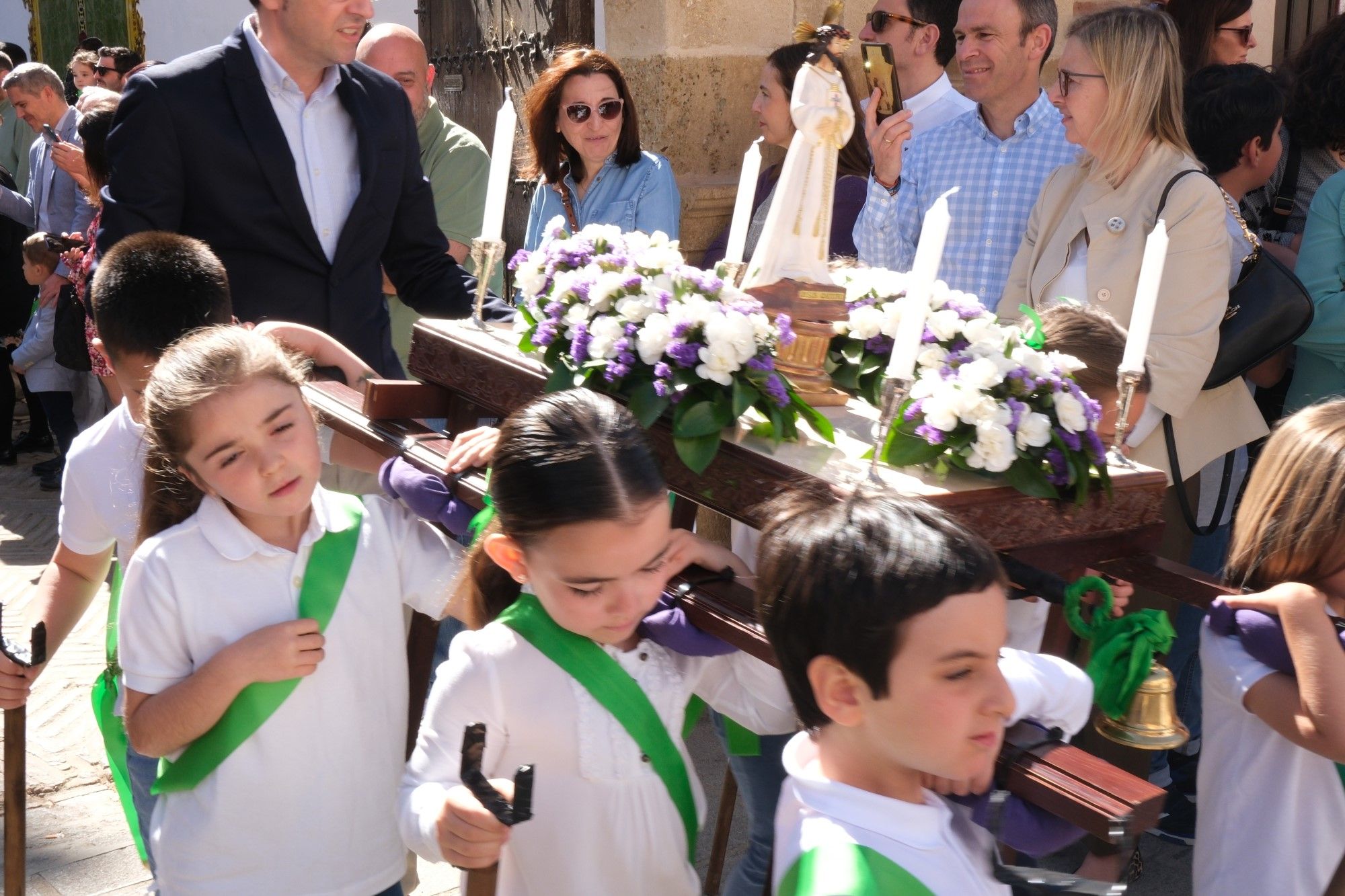 Concentración de tronos chicos en Antequera