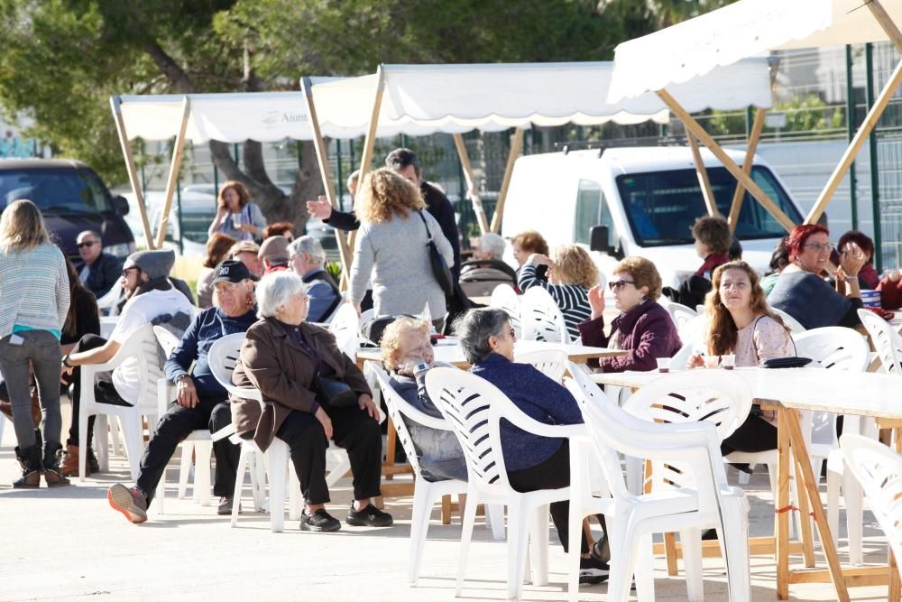 La parroquia de Can Bonet homenajea  a sus mayores con música y gastronomía
