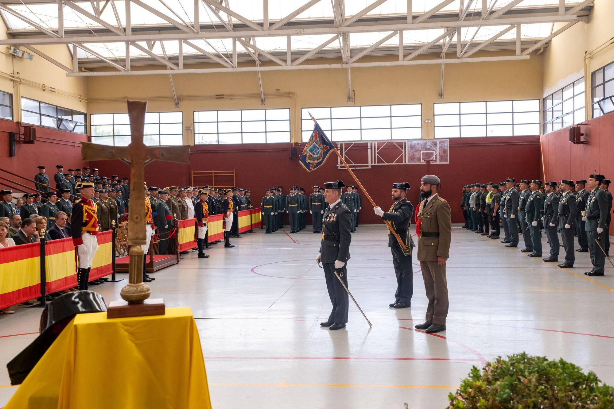 EN IMÁGENES: Así fueron los actos en Oviedo del 179 aniversario de la Guardia Civil