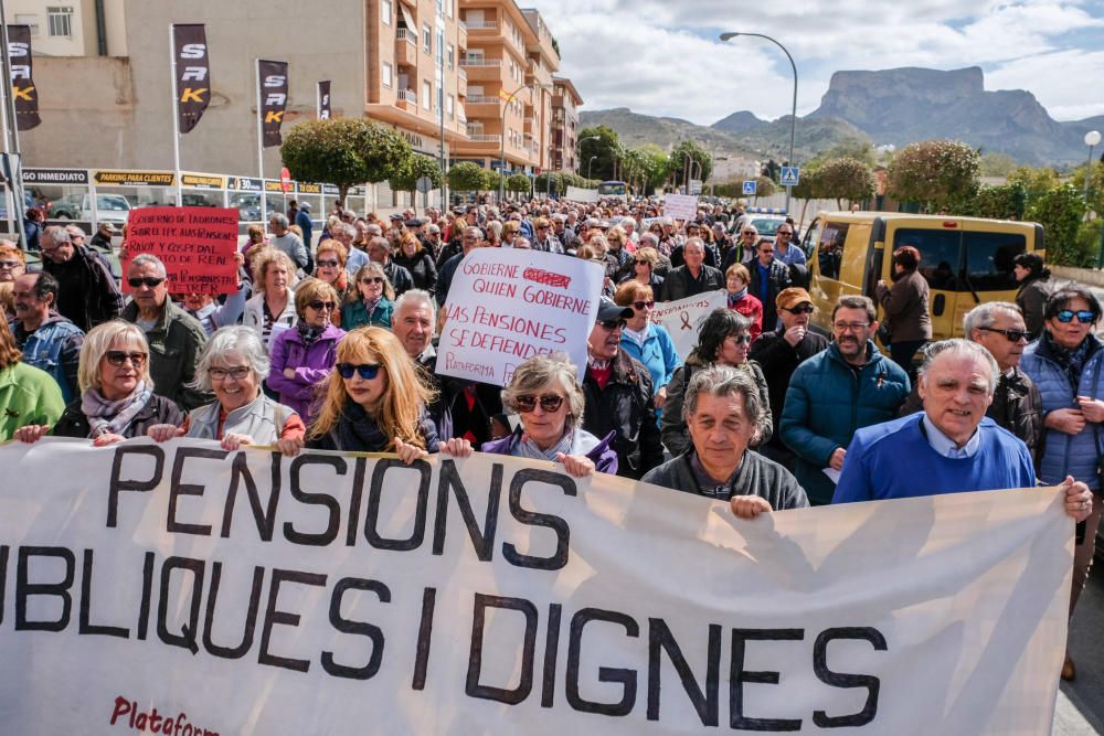 Manifestación en Elda-Petrer por la subida de las pensiones.