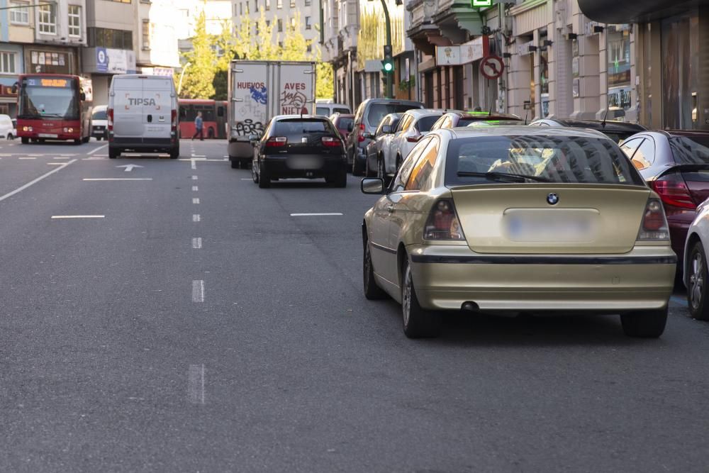 Policías locales informan a conductores y sancionan las infracciones más graves.