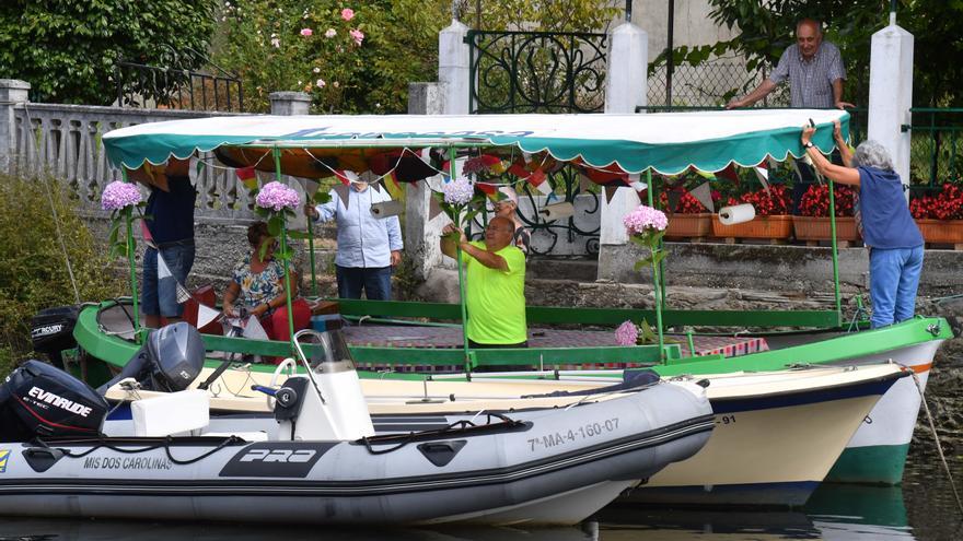 Unas 25 embarcaciones celebran Os Caneiros