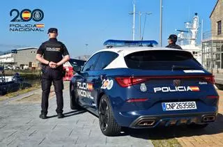 Salvan la vida a un hombre que se desplomó en plena calle en Bouzas