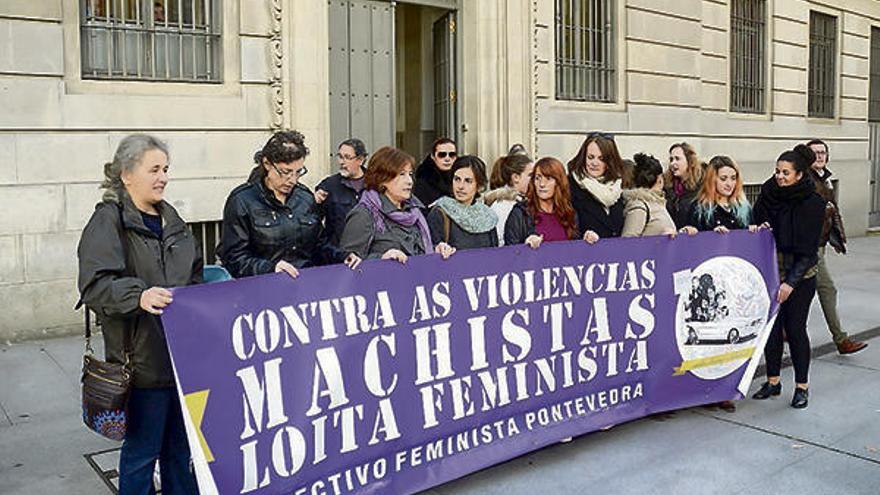 El Colectivo Feminista muestra su apoyo a la familia de la víctima